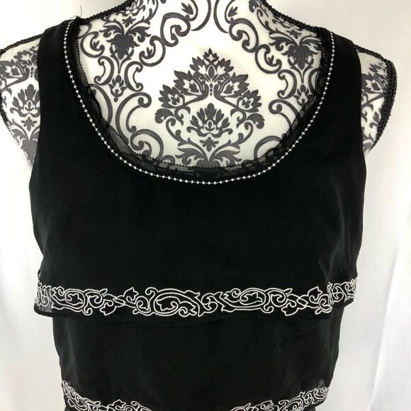 White House Black Market Tiered Embroidered Top - Picture 3 of 7